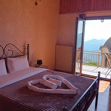 ορεάδες בית הארחה אנו טריקאלה